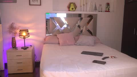   online show from 28, 2, 2025