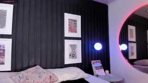 manelyk_evanss online show from 19, 3, 2026