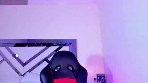 Manelyk Pindters online show from 1, 3, 2025