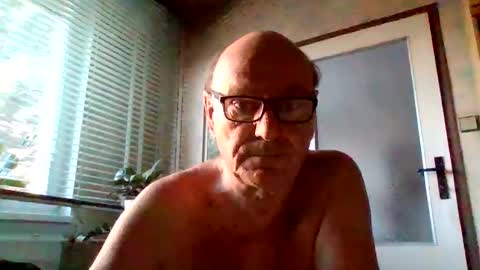 Snapshot of manes5858 chatting on 19, 3, 2026 manes5858 online show from 19, 3, 2026