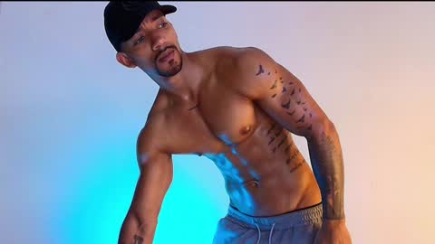 Manolo Hot 1 online show from 4, 12, 2024