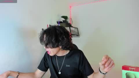 Snapshot of manu_vera8 chatting on 18, 10, 2025 Manuel online show from 18, 10, 2025