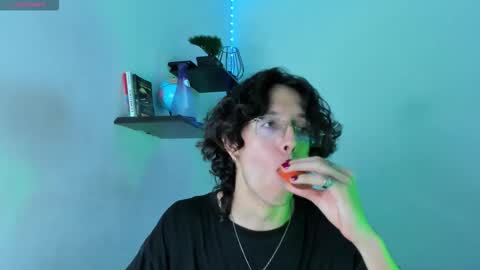 Snapshot of manu_vera8 chatting on 28, 10, 2025 Manuel online show from 28, 10, 2025