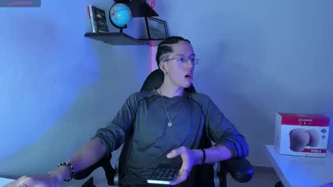 Snapshot of manu_vera8 chatting on 9, 11, 2025 Manuel online show from 9, 11, 2025