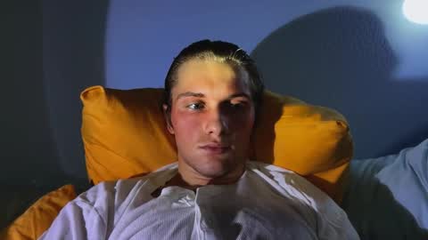 Snapshot of manxoliday chatting on 17, 11, 2025 manxoliday online show from 17, 11, 2025