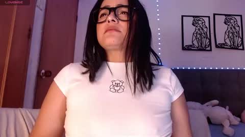 maraa_lee online show from 6, 3, 2025