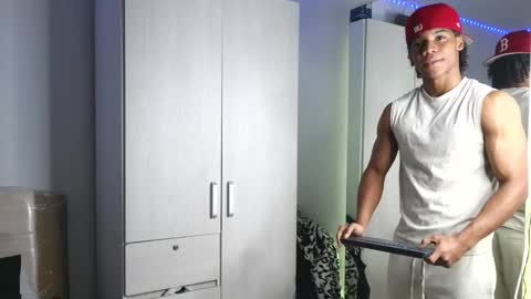 Snapshot of marcelo_dosantos77 chatting on 23, 10, 2025 MARCELO online show from 23, 10, 2025