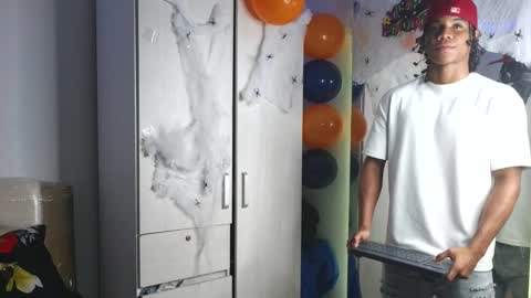 Snapshot of marcelo_dosantos77 chatting on 5, 11, 2025 MARCELO online show from 5, 11, 2025