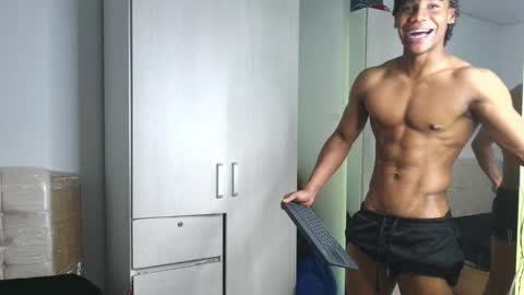 Snapshot of marcelo_dosantos77 chatting on 17, 11, 2025 MARCELO online show from 17, 11, 2025