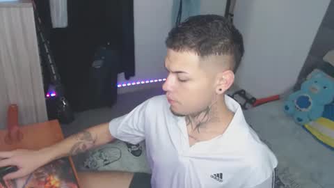 Snapshot of marcelo_m1lk chatting on 10, 10, 2025 marcelo_m1lk online show from 10, 10, 2025