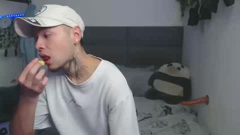 Snapshot of marcelo_m1lk chatting on 16, 10, 2025 marcelo_m1lk online show from 16, 10, 2025