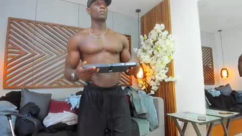Snapshot of marcusblack_ chatting on 18, 10, 2025 Marcusssss online show from 18, 10, 2025