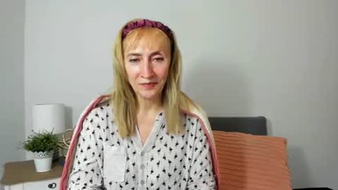 margaretmature online show from 7, 2, 2025