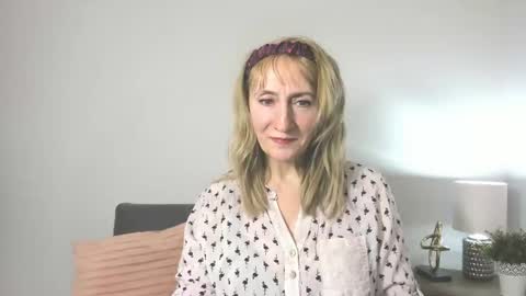 margaretmature online show from 12, 2, 2025
