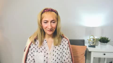 margaretmature online show from 13, 2, 2025