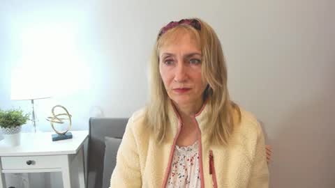 margaretmature online show from 15, 2, 2025
