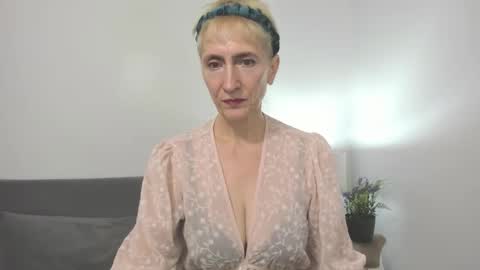 margaretmature online show from 3, 10, 2025