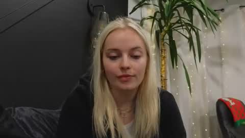 margot_robbie7 online show from 14, 1, 2025