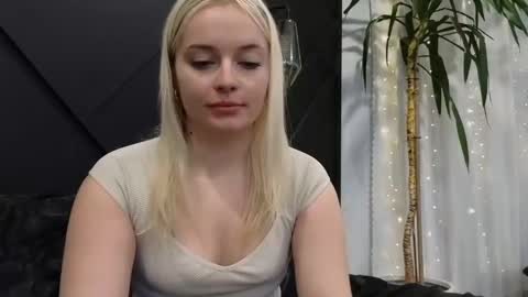 margot_robbie7 online show from 28, 1, 2025
