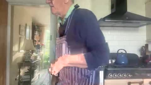 Snapshot of marhea260751 chatting on 22, 12, 2025 marhea online show from 22, 12, 2025