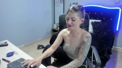Maria fernanda online show from 10, 12, 2024