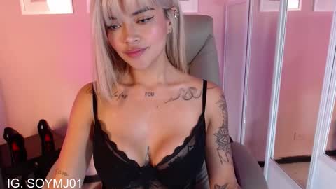  Instagram soymj01 online show from 17, 9, 2025