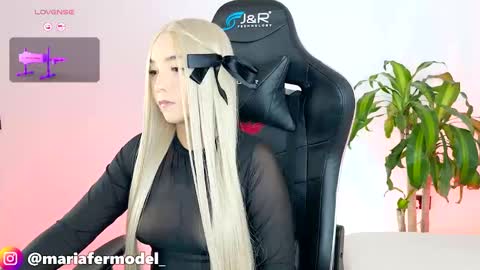 Snapshot of mariafer05 chatting on 15, 10, 2025 Maria Fer online show from 15, 10, 2025