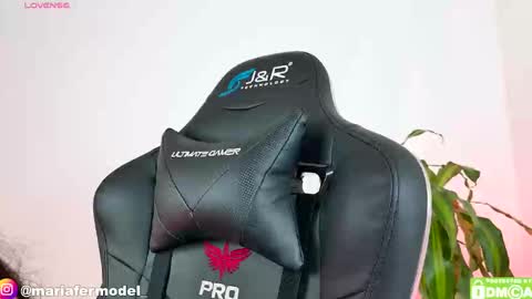 Snapshot of mariafer05 chatting on 4, 11, 2025 Maria Fer online show from 4, 11, 2025