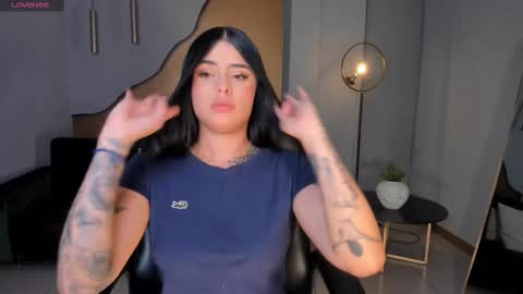 MARIA HERRERA  online show from 5, 3, 2025