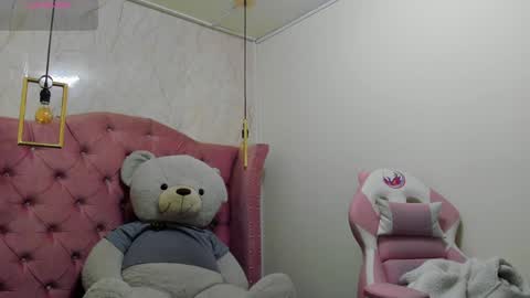 Snapshot of mariam__cute chatting on 1, 2, 2025 online show from 1, 2, 2025