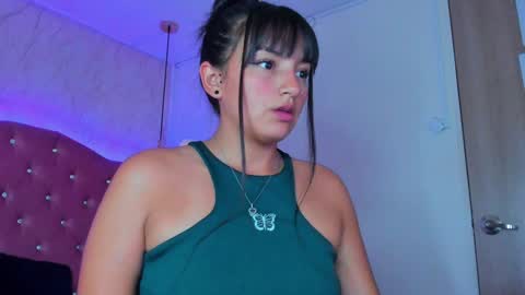 Snapshot of mariam__cute chatting on 4, 2, 2025 online show from 4, 2, 2025