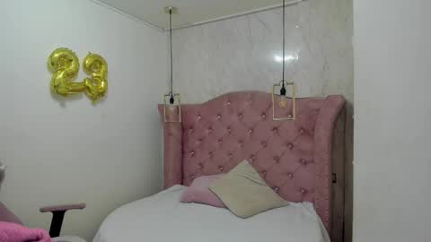Snapshot of mariam__cute chatting on 4, 3, 2025 online show from 4, 3, 2025