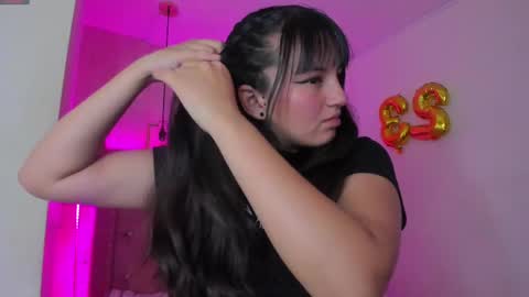 Snapshot of mariam__cute chatting on 12, 3, 2025 online show from 12, 3, 2025
