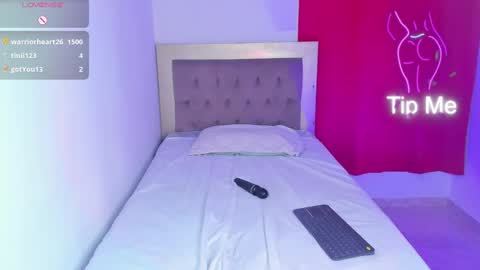 HELLO GUYS IM NEW online show from 10, 3, 2025