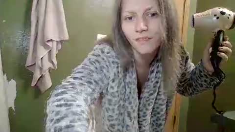 Snapshot of mariamaybe24 chatting on 1, 3, 2025 Mariah online show from 1, 3, 2025