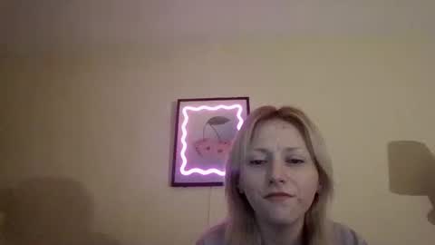 Snapshot of mariamaybe24 chatting on 4, 12, 2025 Mariah online show from 4, 12, 2025