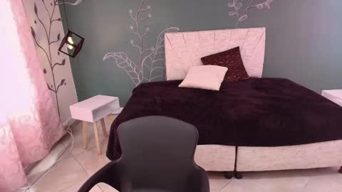 Snapshot of mariamcute_ chatting on 20, 2, 2025 M A R I A N A online show from 20, 2, 2025