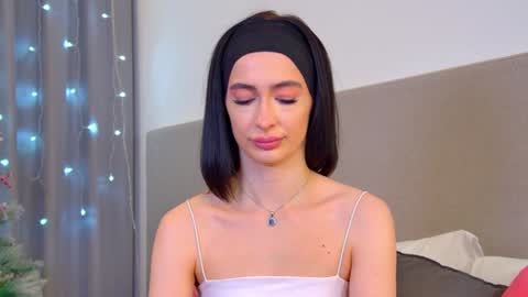 MariaMenson online show from 17, 12, 2024
