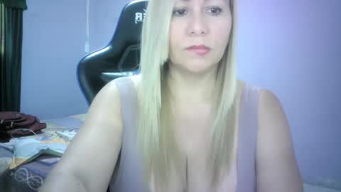 Snapshot of mariana995649 chatting on 24, 11, 2025 mariana995649 online show from 24, 11, 2025