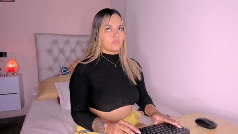 Mariana Roe online show from 20, 1, 2025