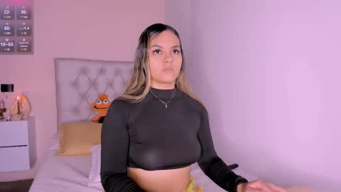 Mariana Roe online show from 2, 3, 2025