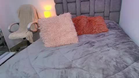 Snapshot of mariana_gomez01 chatting on 10, 10, 2025 Mariana Gomez online show from 10, 10, 2025