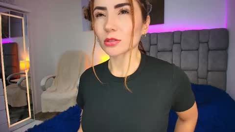 Snapshot of mariana_gomez01 chatting on 7, 11, 2025 Mariana Gomez online show from 7, 11, 2025