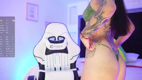 Snapshot of mariana_monroe04 chatting on 10, 11, 2025 Mariana online show from 10, 11, 2025