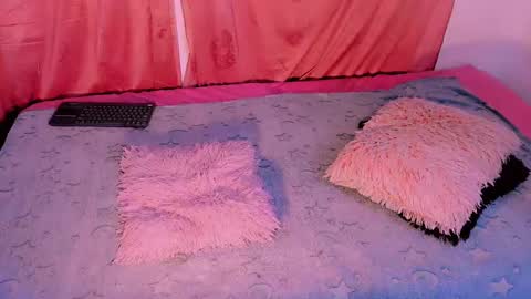 Snapshot of mariana_ofc chatting on 11, 11, 2025 Mariana online show from 11, 11, 2025