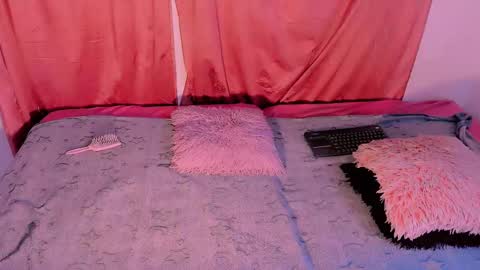 Snapshot of mariana_ofc chatting on 14, 11, 2025 Mariana online show from 14, 11, 2025