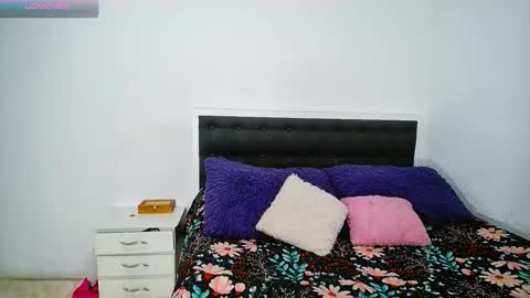 mariana_sara online show from 7, 11, 2025