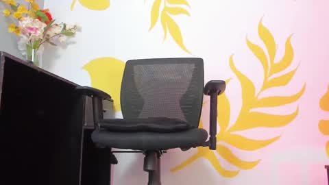 Snapshot of marianavargas20 chatting on 3, 3, 2025 Mariana Vargas online show from 3, 3, 2025