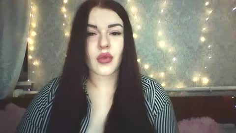 mariangloom online show from 7, 4, 2026