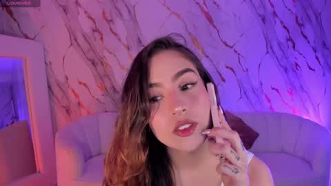 Marianne  online show from 30, 9, 2025